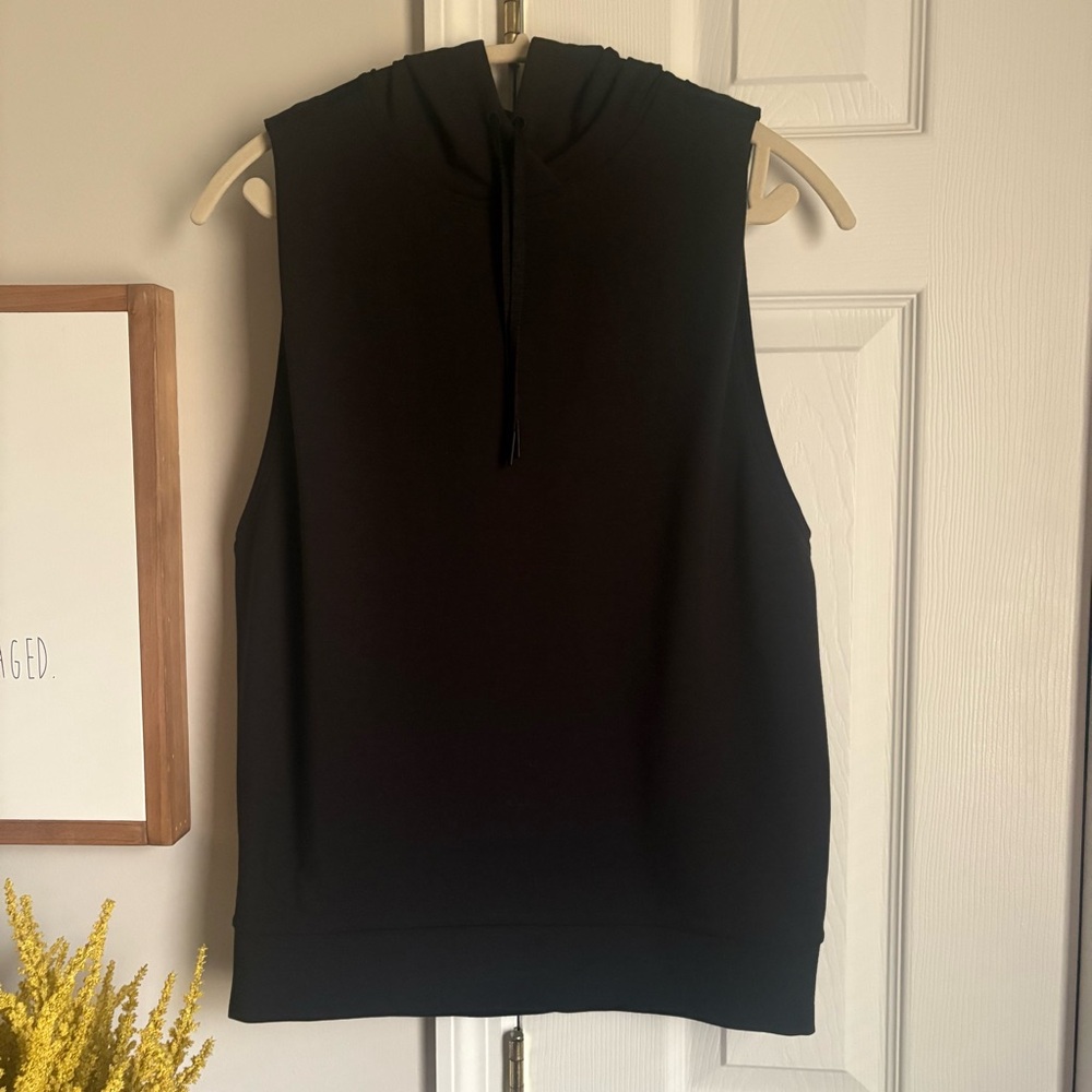 Lululemon x Barry’s stronger as one sleeveless hoodie